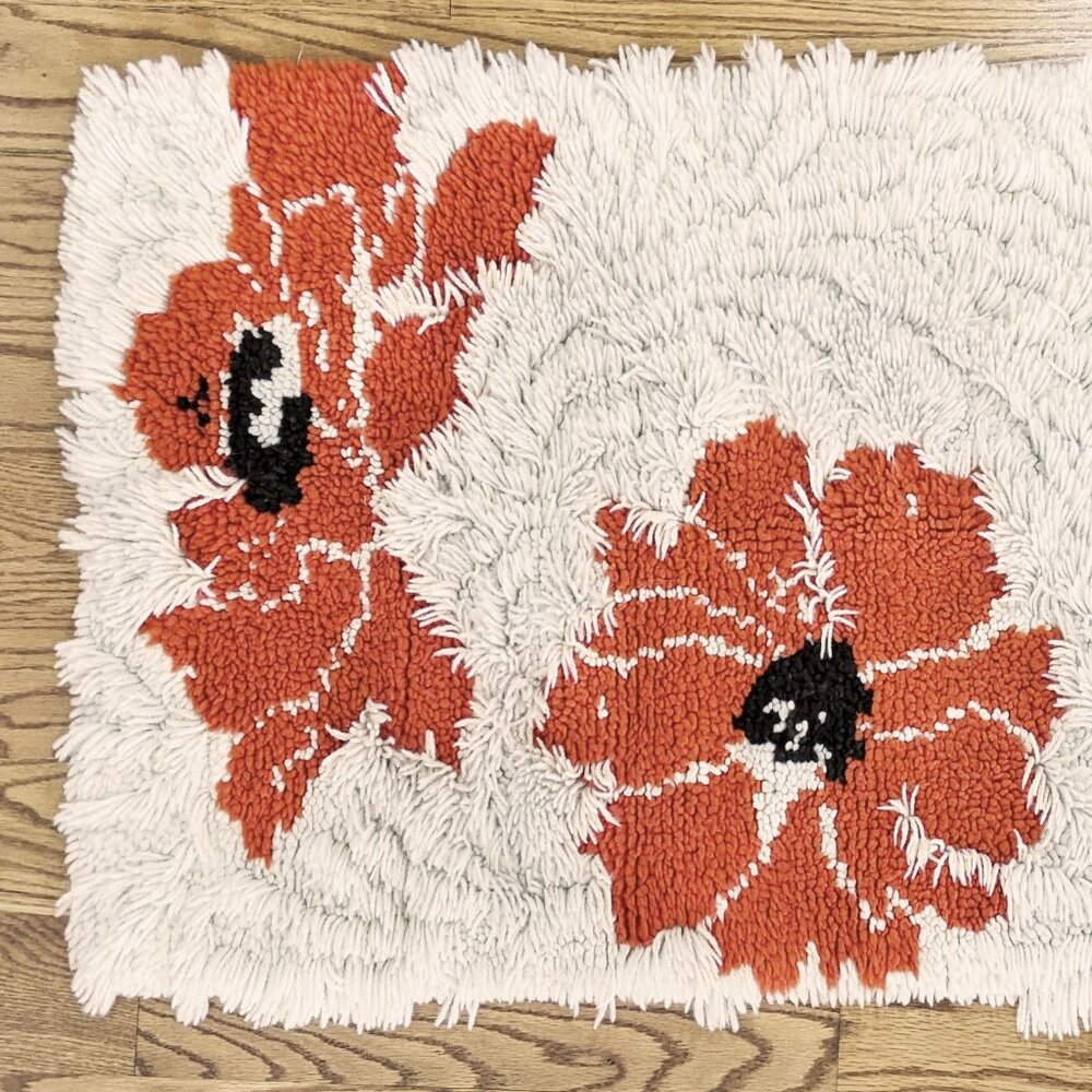 Vintage Mod Cream and Orange Floral Poppy Shag Latch Hook Rug